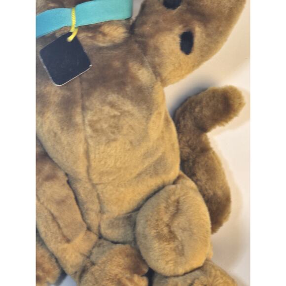 18” Cartoon Network Scooby Doo Plush Holding Scooby Snacks Play By Play 2002 - Picture 4 of 9